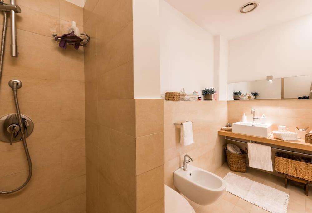 New Cosy Apartment Near To Petruzzelli Theatre Бари Екстериор снимка